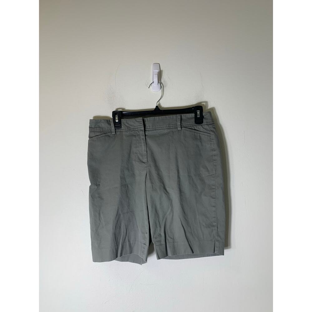 Woman's Bundle of 3 Bottoms Sz 8P- Petites - Picture 2 of 3